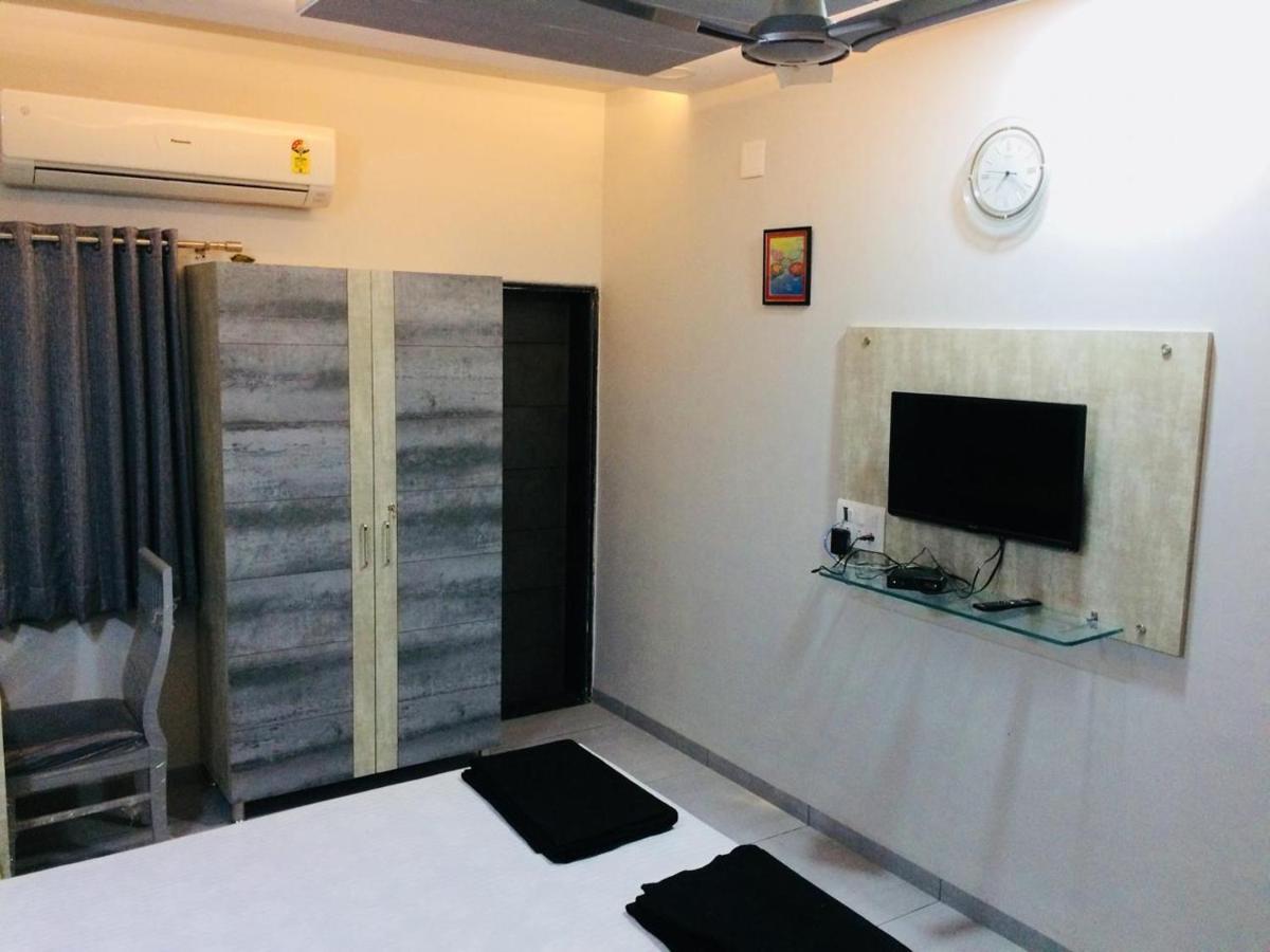 Laxmi Film City Resort ヴァドーダラー エクステリア 写真