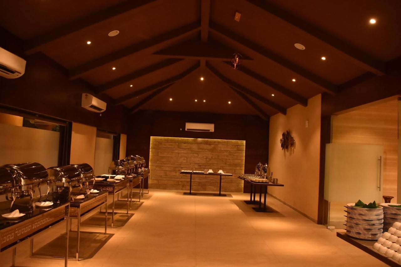 Laxmi Film City Resort ヴァドーダラー エクステリア 写真